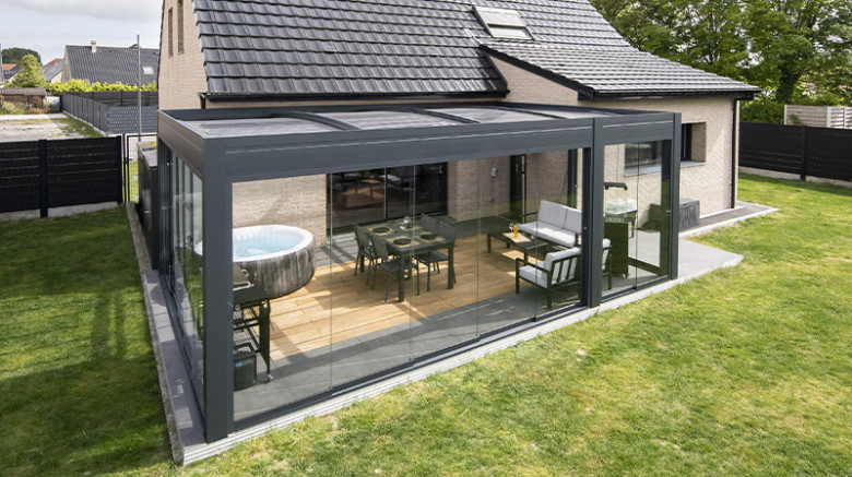 Pergola bioclimatique à toiture ouvrante