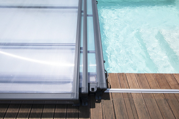 Abri de piscine télescopique