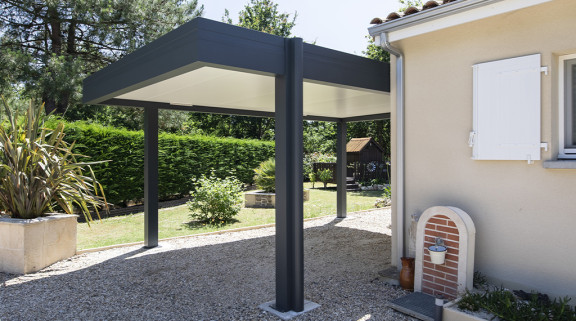 Carport avec poteau déporté
