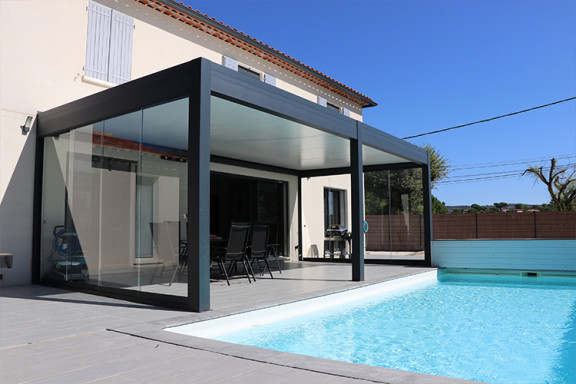 Pergola à toiture fixe