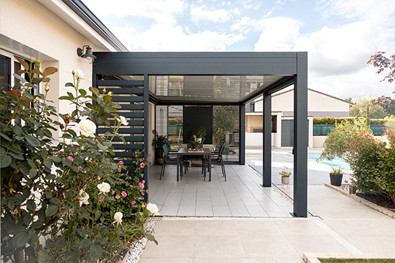 Pergola à toiture fixe
