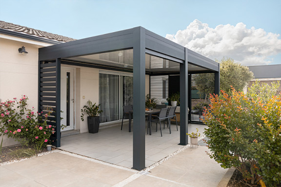 Pergola à toiture fixe