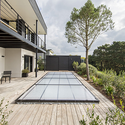 Abri de piscine plat