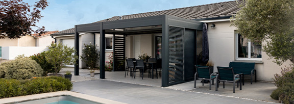 Pergola à toiture fixe