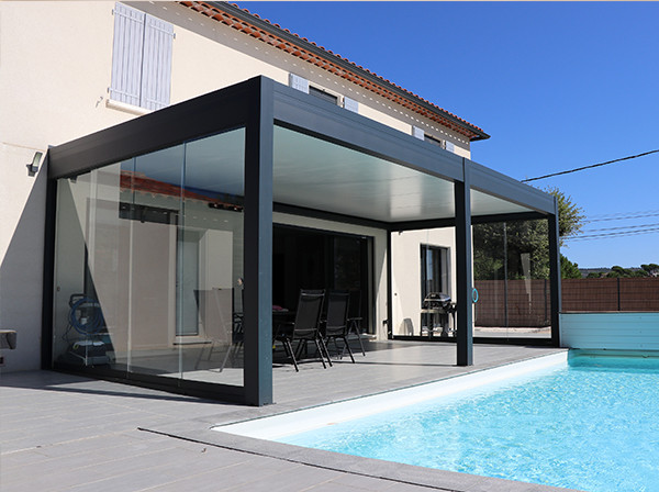 Pergola à toiture fixe